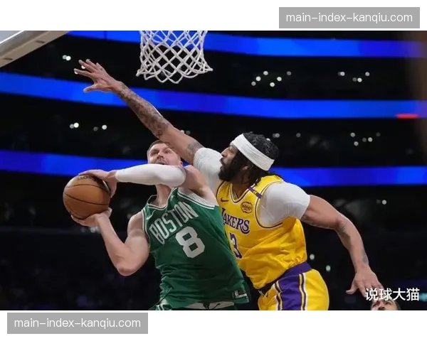 文班亚马全明星赛攻防竭尽全力仍遭绝杀，愤然离场显不甘