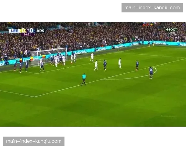 实时：斯特拉斯堡右路连续冲击，已赢得7个角球